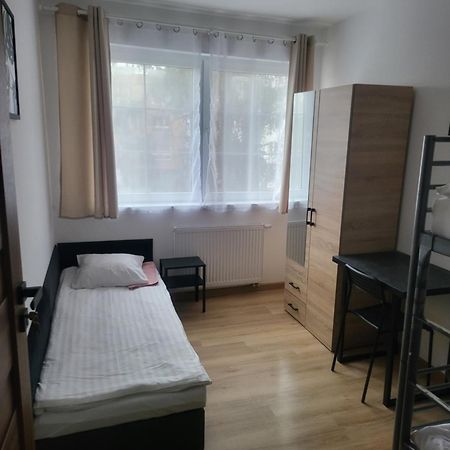 Rooms4Rest Popularna - Private Rooms For Tourists - Atr Consulting Sp, Z O,O, Warsaw Exterior photo