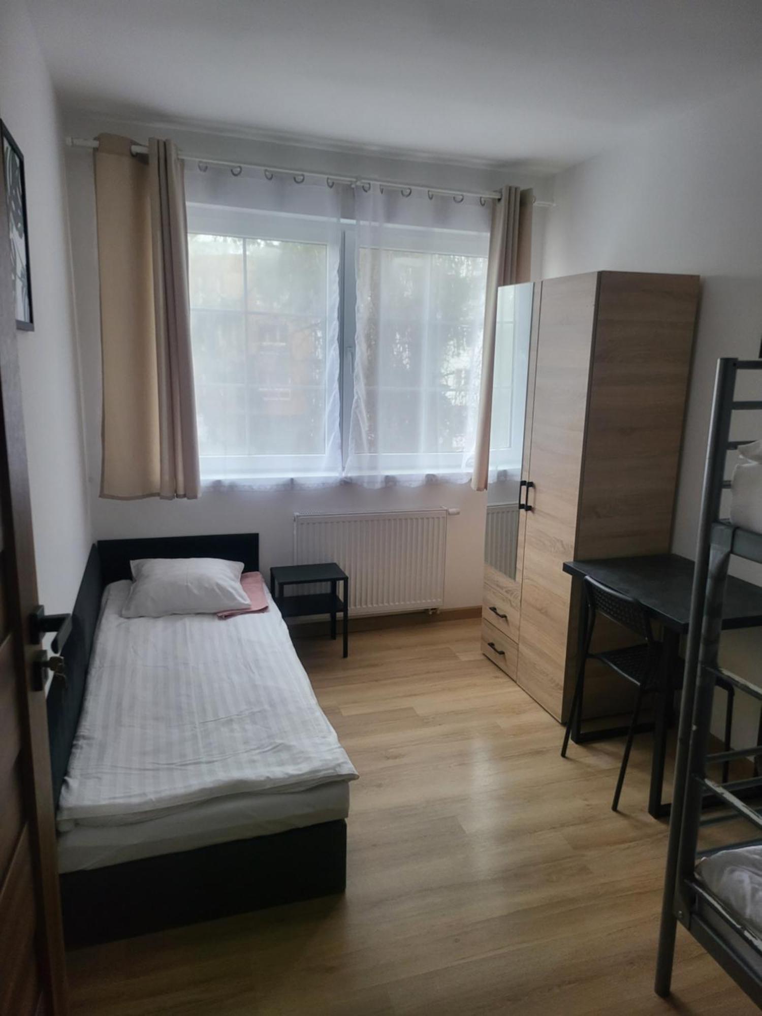 Rooms4Rest Popularna - Private Rooms For Tourists - Atr Consulting Sp, Z O,O, Warsaw Exterior photo